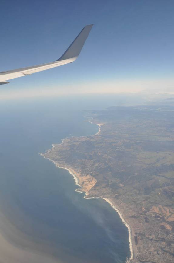 O continente fica para trás, rumo à Ilha de Páscoa, no meio do Oceano Pacífico!
